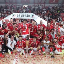 <![CDATA[ A crónica do Benfica-Sporting, 4-3: bicampeão abre uma nova era ]]>