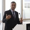 Ministro da Educação afasta regras vinculativas para uso de inteligência artificial nas escolas