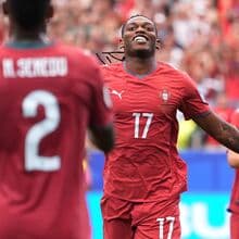 <![CDATA[ Rafael Leão elogia Ruben Amorim e volta a falar do Milan: «Vou decidir o que fazer depois do Mundial» ]]>