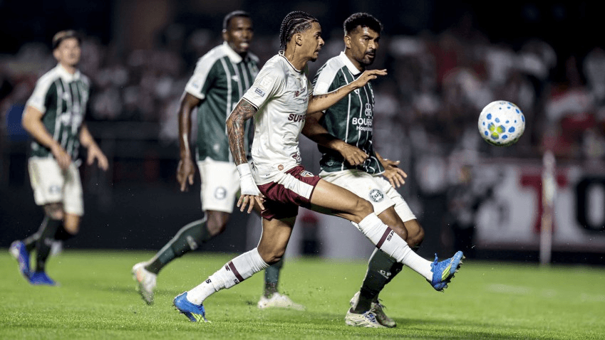 São Paulo empata com Coritiba e amplia jejum de vitórias no Brasileirão