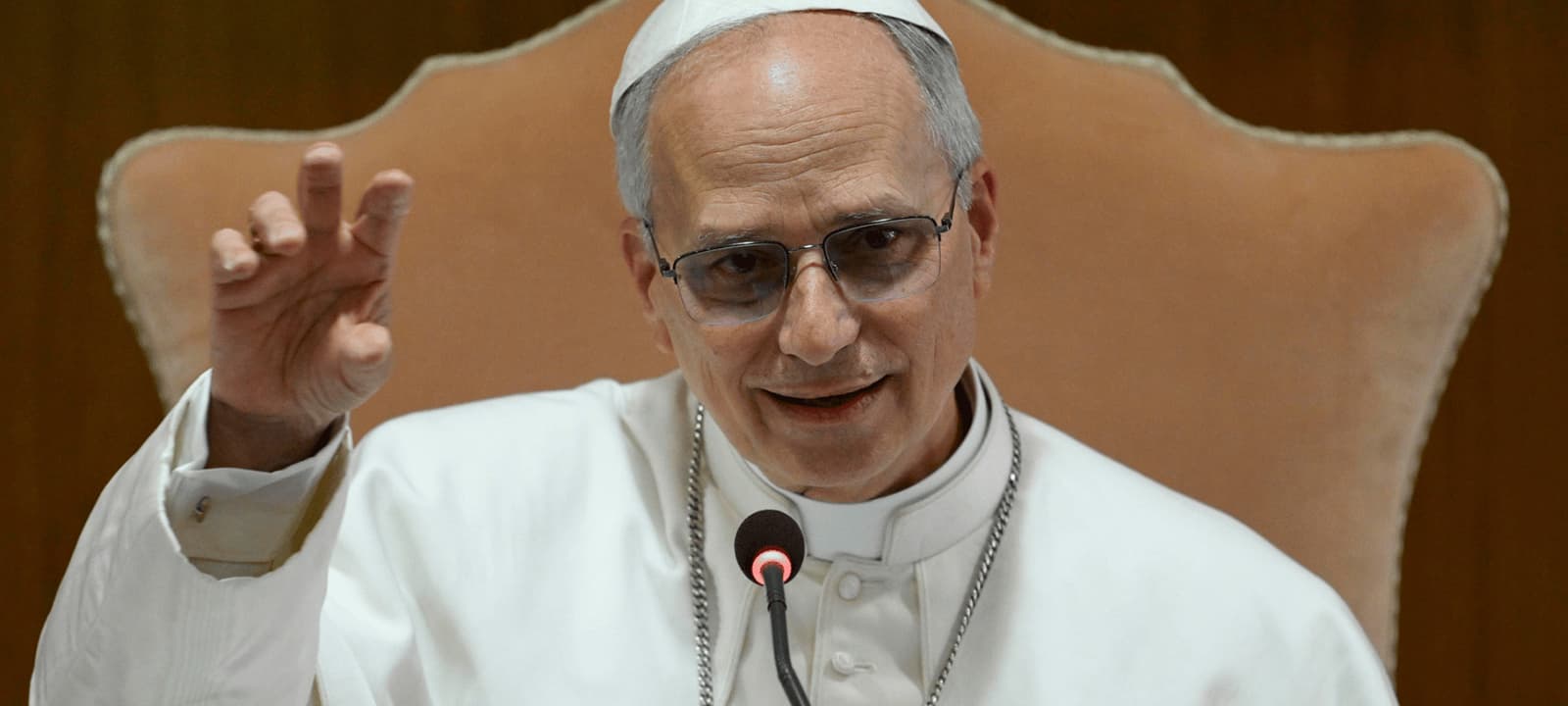 Papa e cardeais analisam papel da Igreja para favorecer a paz