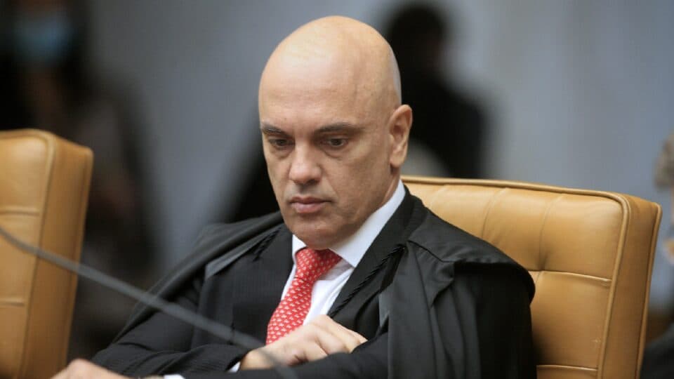 Alexandre de Moraes assume relatoria de investigação contra Flávio Bolsonaro