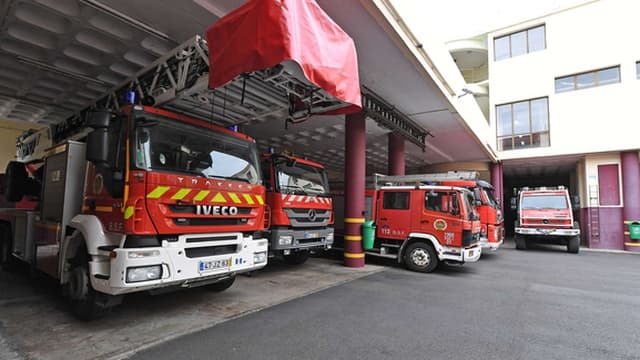 Fogo em mato mobiliza oito bombeiros no Papagaio Verde