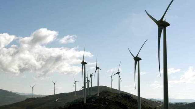 Oferta de energias renováveis sobe e de fósseis desce em 2025 na UE