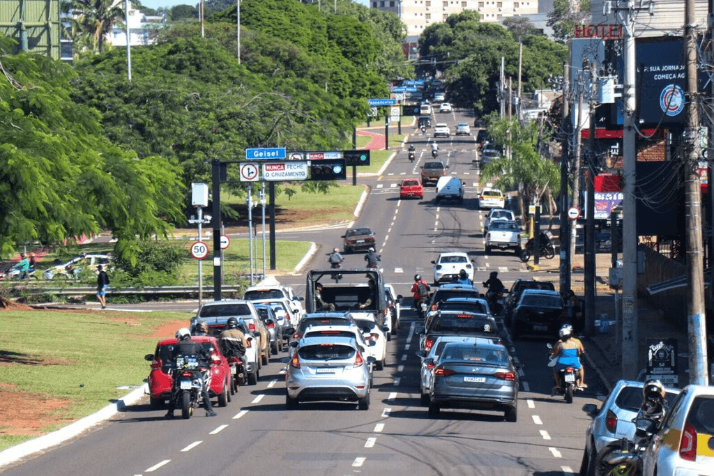 Festas juninas e eventos interditam 14 ruas e avenidas neste sábado