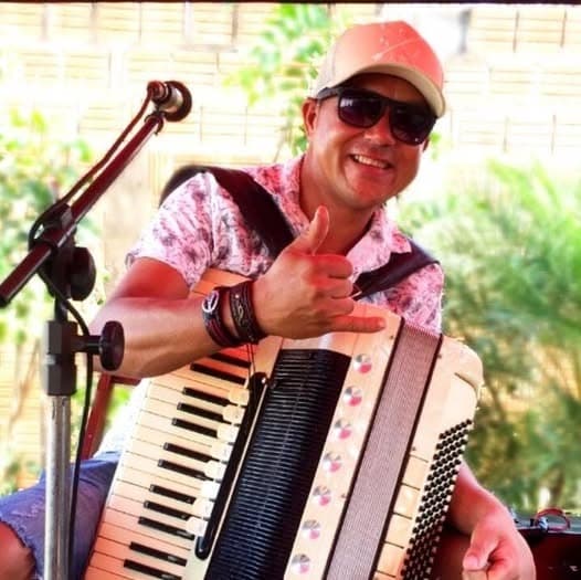 Morre o sanfoneiro Gilvan Santos, integrante do tradicional Grupo Raízes