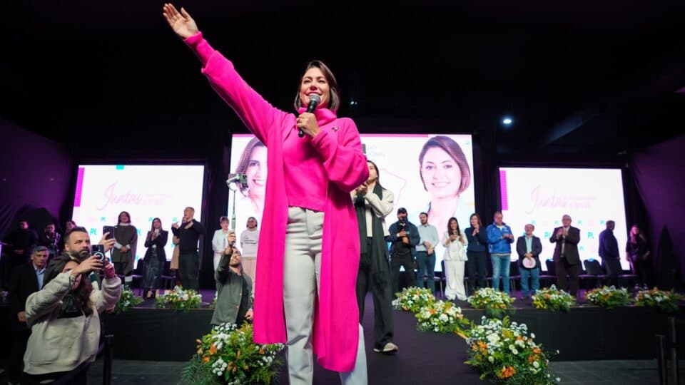 O que muda no PL com a saída de Michelle Bolsonaro da presidência do PL Mulher