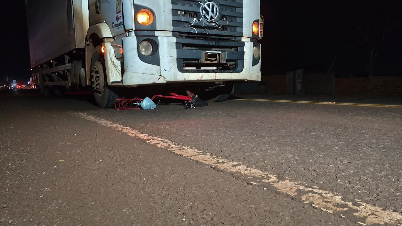 Ciclista indígena morre após ser atropelada por caminhão