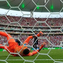 <![CDATA[ Bielsa e a substituição de Muslera ao intervalo após frango: «Ele é que pediu para sair» ]]>