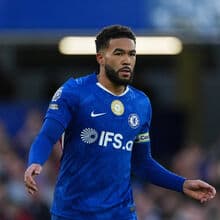 <![CDATA[ Reece James operado ao joelho desfalca Chelsea nos próximos meses ]]>
