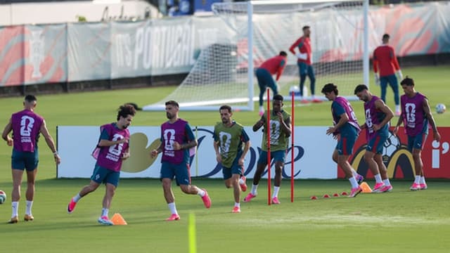 Portugal procura triunfo frente à Colômbia para vencer Grupo K