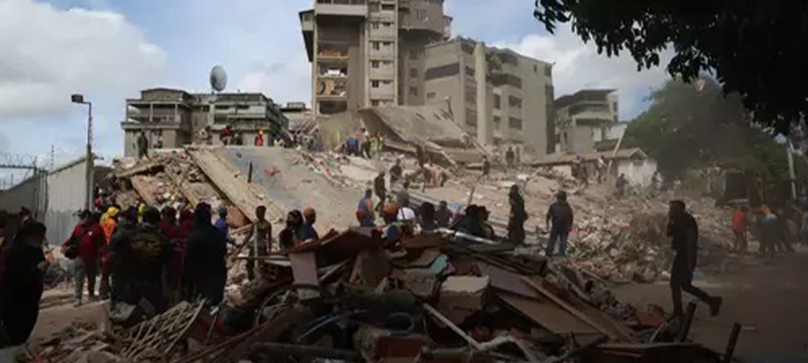 Sobe para mais de 900 o número de mortos em terramoto na Venezuela