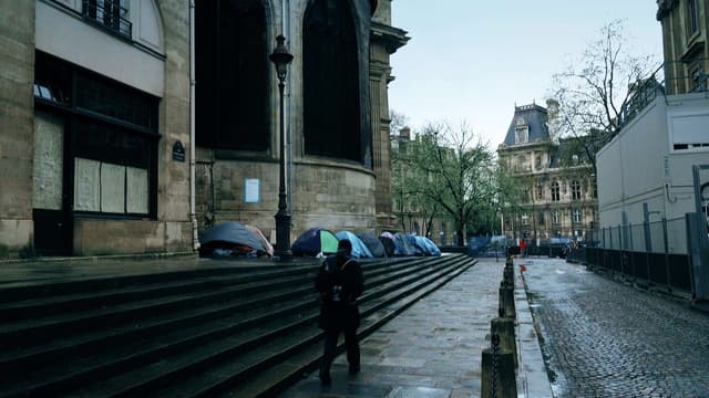 Londres confirma fim de acordo com França para troca de migrantes