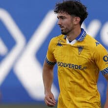 <![CDATA[ Holsgrove tem interessados e pode deixar o Estoril neste mercado de verão ]]>