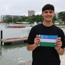 <![CDATA[ Laziz Pardayev, o jovem uzbeque que está em Portugal há 12 anos e terá o "coração dividido" neste Mundial ]]>