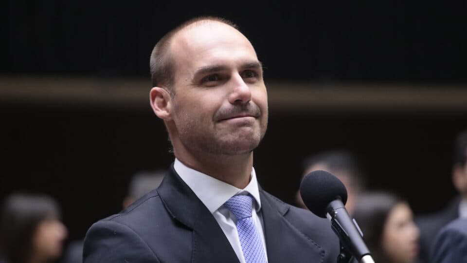 Eduardo Bolsonaro elogia escolha de Alfredo Gaspar como vice de Flávio