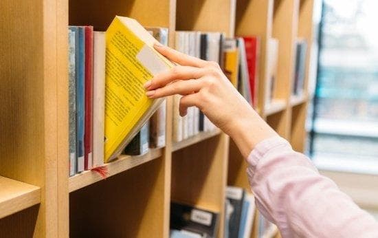 Antes de juntar poeira, seu livro parado aí pode ganhar outro leitor