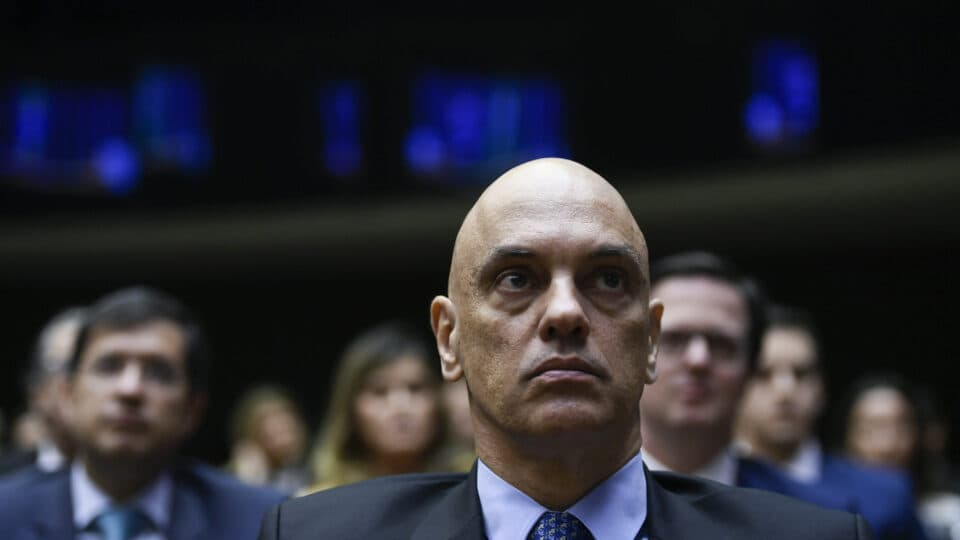 Ofensiva de Moraes contra Mendonça surpreende advogados: “Sem precedentes”