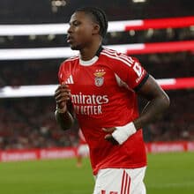 <![CDATA[ Saída do Benfica, episódio com Vini Jr. e Mourinho: irmão de Lopes Cabral fala de tudo ]]>