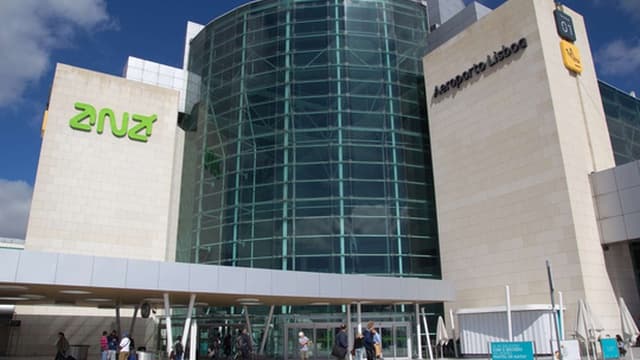 PSP detém no Aeroporto de Lisboa homem alvo de Mandado de Detenção Europeu