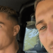 <![CDATA[ Ronaldo e Dalot mostram-se no 'Ferrari' da Cidade do Futebol  ]]>