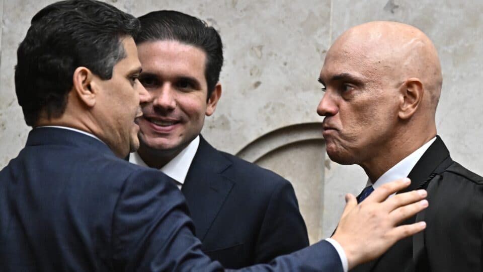 Os 30 senadores eleitos que defenderam o impeachment de ministros do STF — agora você pode cobrá-los