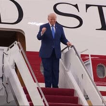 <![CDATA[ Trump apresenta novo Air Force One e garante retoma da navegação em Ormuz ]]>