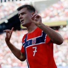 <![CDATA[ Sai Vlahovic e entra Sorloth: Juventus faz contas no ataque ]]>
