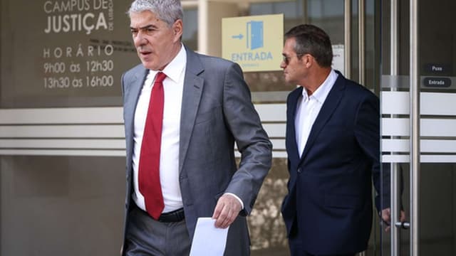 Estado condenado a pagar 15 mil euros a José Sócrates