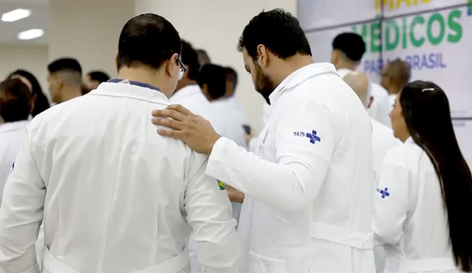 Recém-formados em Medicina só terão CRM se passarem no Enamed