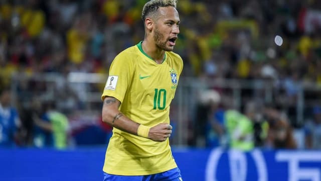 Brasileiro Neymar treina pela primeira vez após lesão muscular