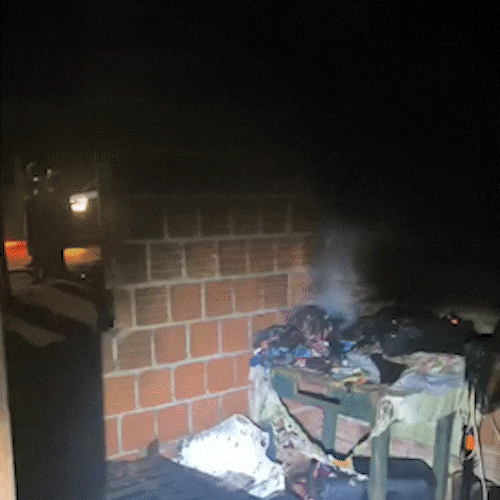 Policiais salvam casal e 2 crianças de residência em chamas na fronteira