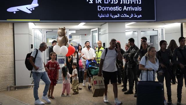 Israel e EAU querem reforçar cooperação contra extremistas após incidente no voo da FlyDubai