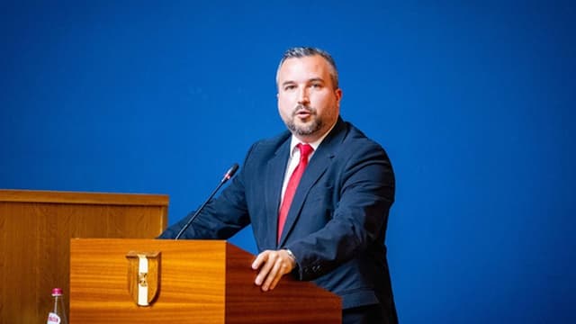 Deputado luso-venezuelano relata em plenário drama de madeirenses na Venezuela
