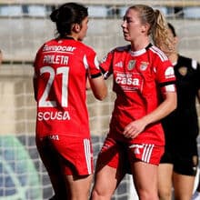 <![CDATA[ Chandra Davidson não segue pisadas de Carole, Prieto e Ucheibe e renova com Benfica ]]>