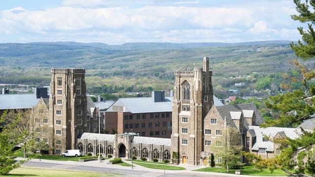 Justiça dos EUA abre investigação sobre violação na Universidade de Cornell
