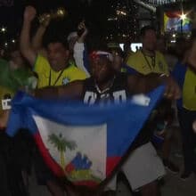 <![CDATA[ Mundial junta adeptos do Brasil e do Haiti numa festa além do resultado ]]>