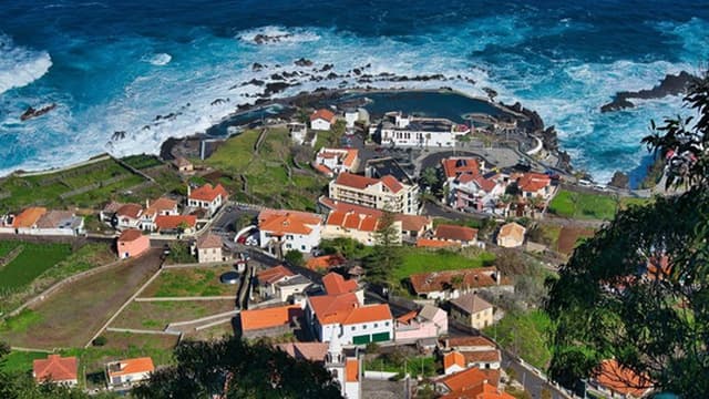 Porto Moniz é a 'pequena cidade' mais procurada de Portugal