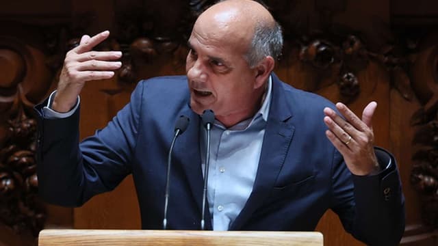 Paulo Raimundo diz que "próximo objetivo" dos trabalhadores é lutar pelo aumento geral dos salário