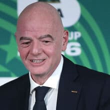 <![CDATA[ Infantino esteve no balneário da seleção do Irão: «Enviaram ao mundo uma mensagem poderosa» ]]>