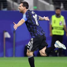 <![CDATA[ Messi marca pelo sétimo jogo consecutivo em Mundiais  ]]>