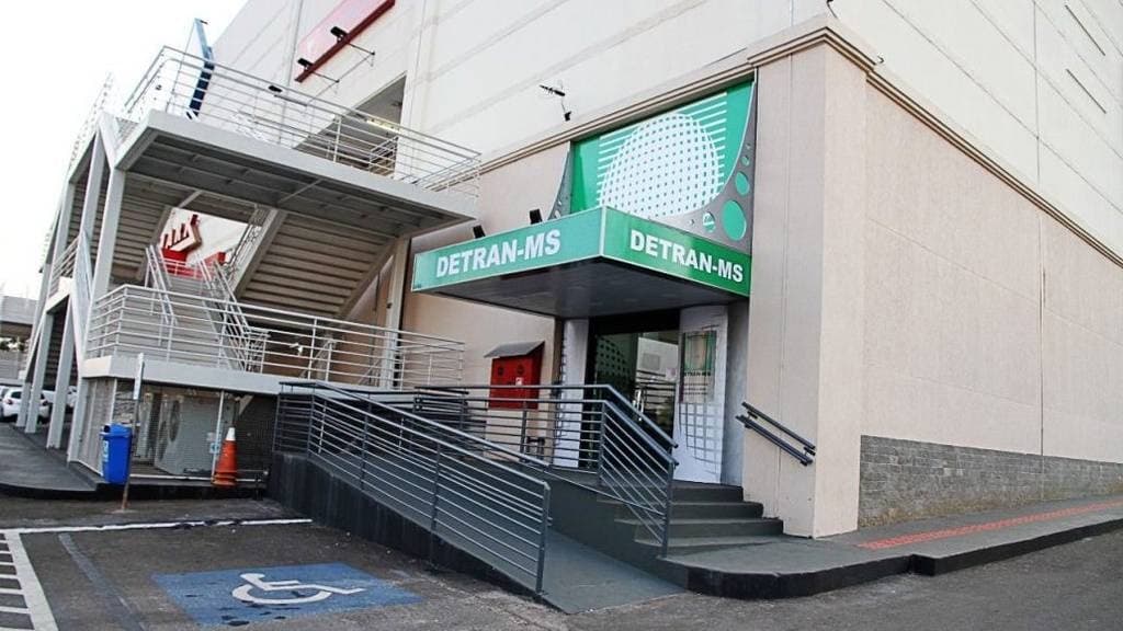 Reforma fecha unidade do Detran dentro do Shopping Campo Grande
