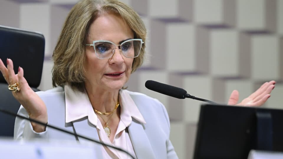 Damares cita petista atacada por Ciro Gomes para defender Michelle Bolsonaro