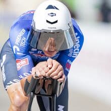 <![CDATA[ Mathieu van der Poel multado porque ficou em tronco nu ]]>