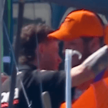 <![CDATA[ Depois da agressão, Marco Bezzecchi pediu desculpa ao comissário de pista que empurrou num momento de fúria ]]>