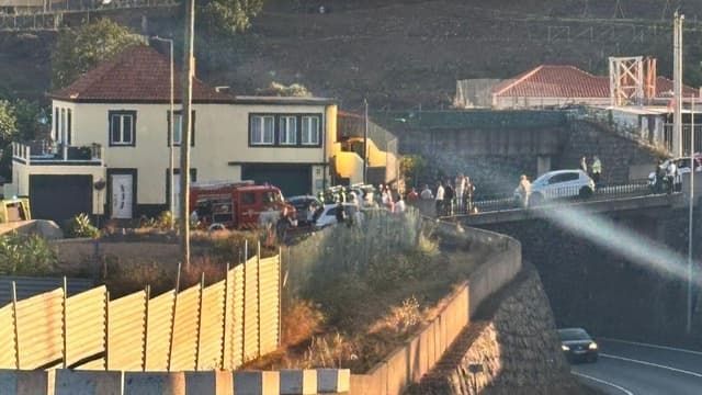 Colisão entre duas viaturas provoca um ferido na Estrada das Eiras