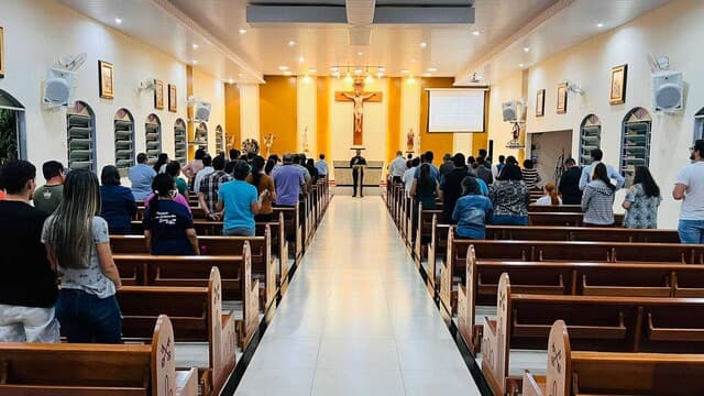 Dia de São Pedro é celebrado com missa, procissão e queima de fogueira