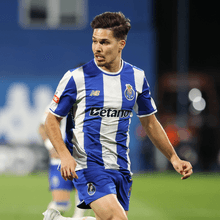 <![CDATA[ Esquerda da defesa do FC Porto exige revolução ]]>