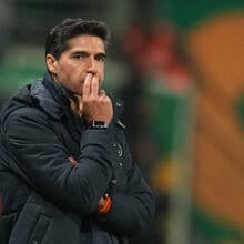 <![CDATA[ Palmeiras de Abel Ferreira salva-se nos penáltis e está nas meias-finais da Libertadores ]]>