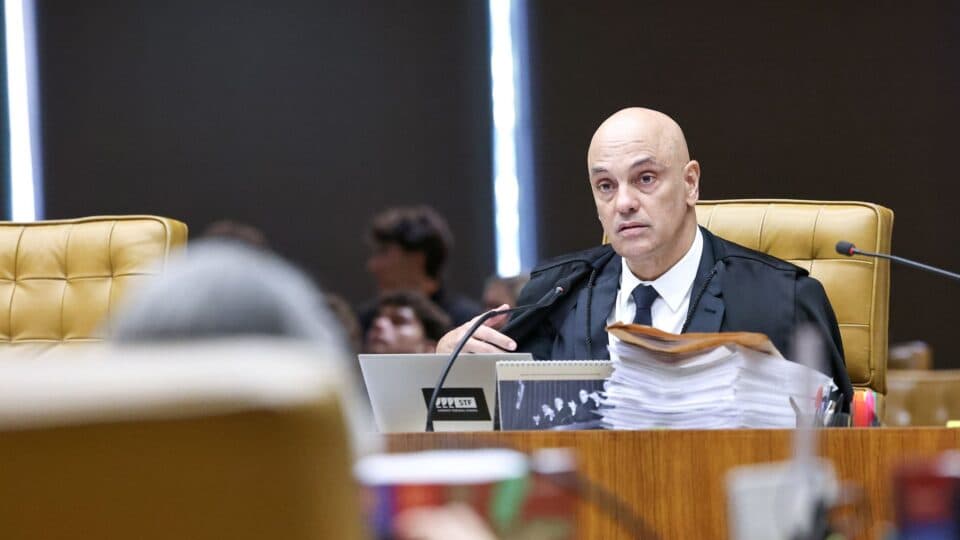 Moraes se declara impedido em ação que envolve sua esposa, Vorcaro e Lulinha